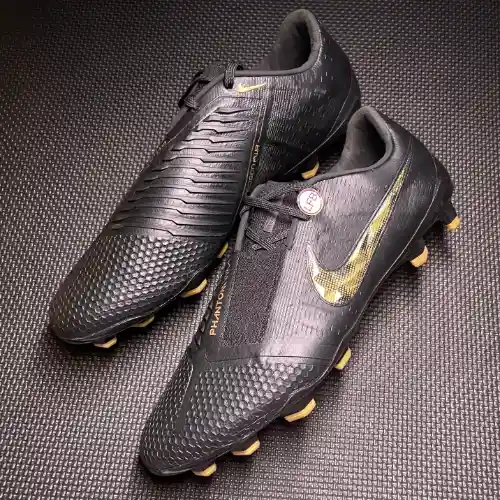 Nike Phantom Football Boots